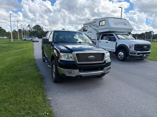2005 Ford F-150 "SuperCrew 139"" Lariat 4WD"